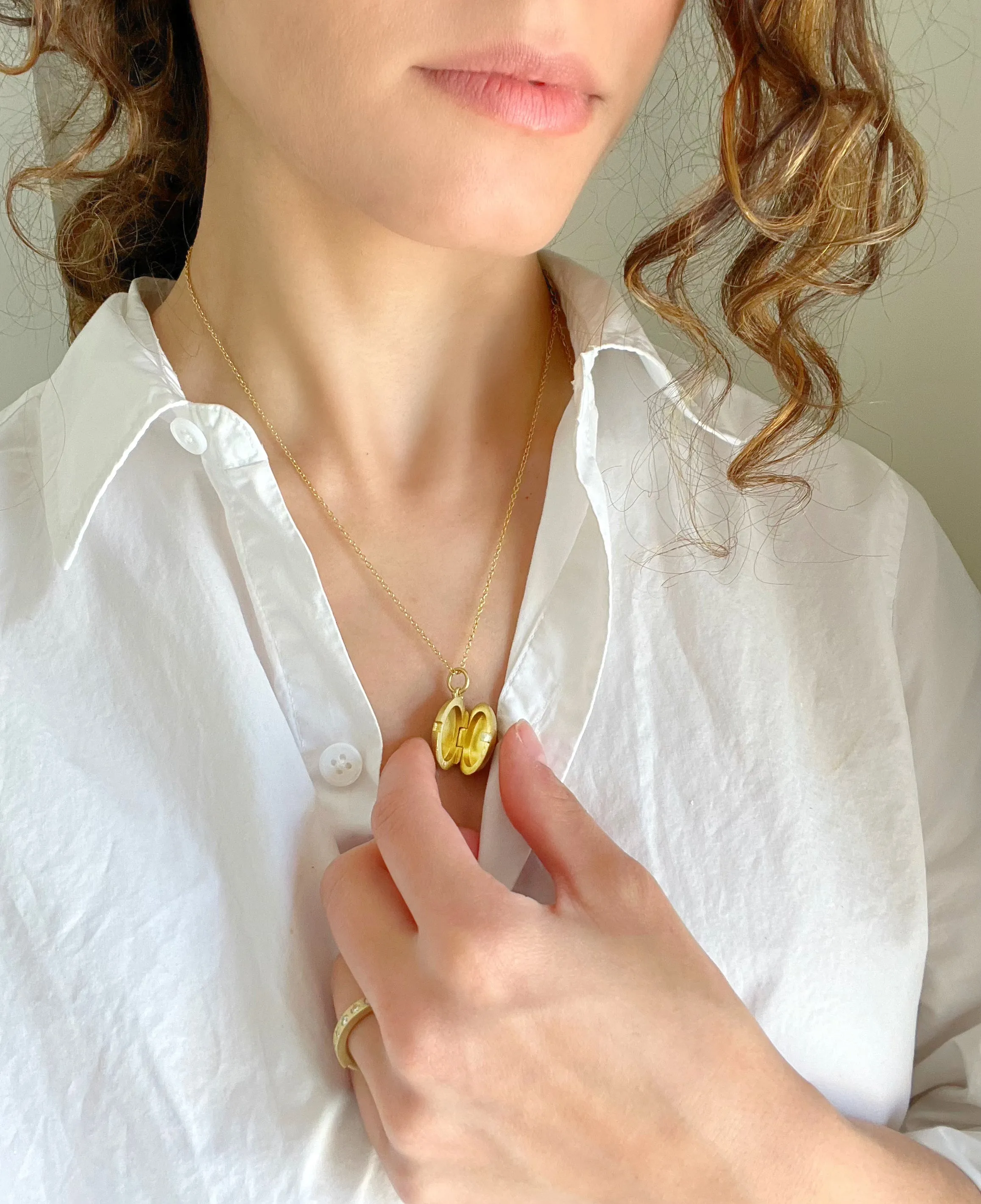 18 Karat Gold Large Oval Locket