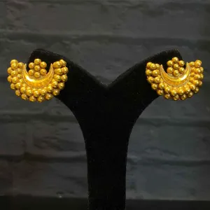 Gold Rava Studs