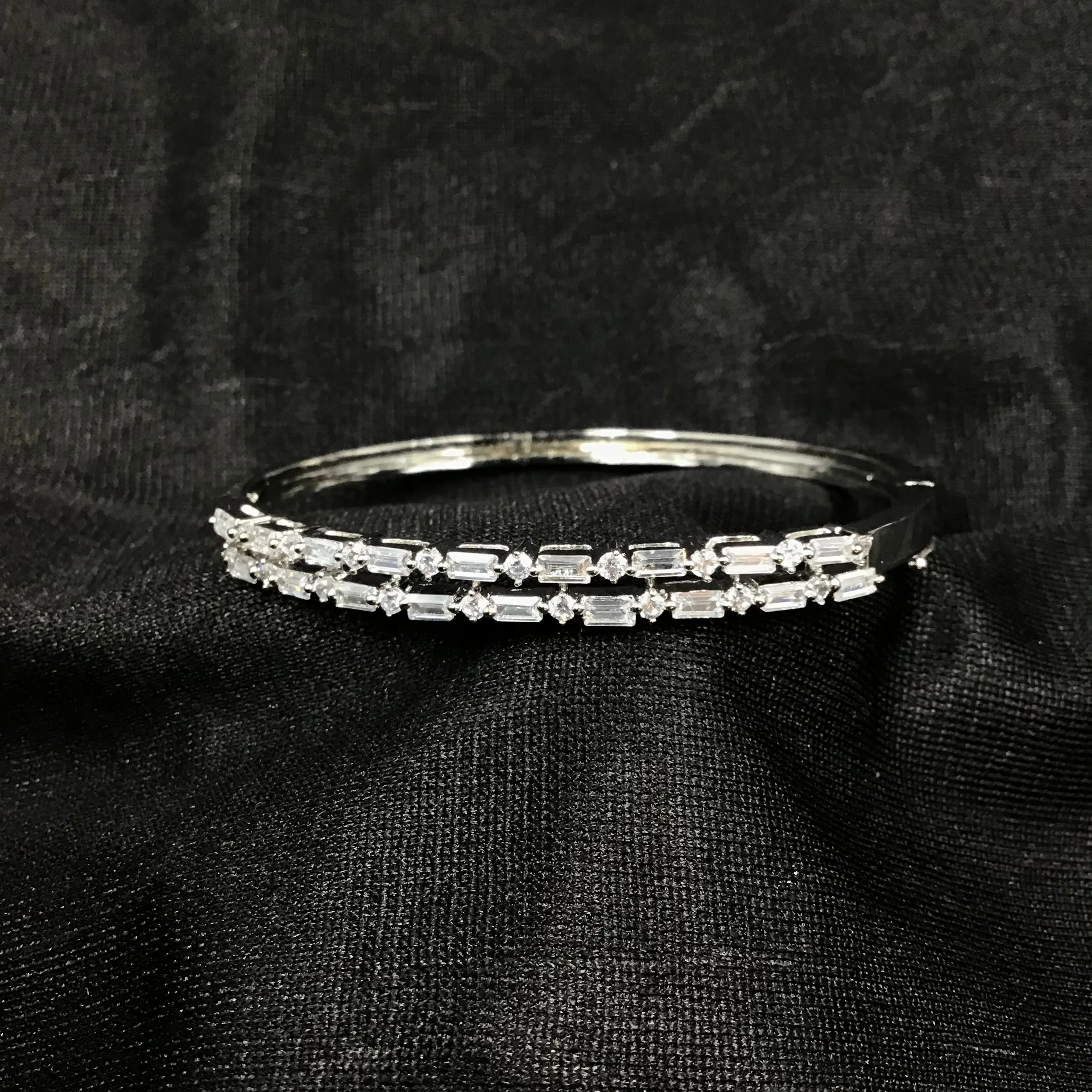 Openable Zircon/AD Bracelet 3230-11