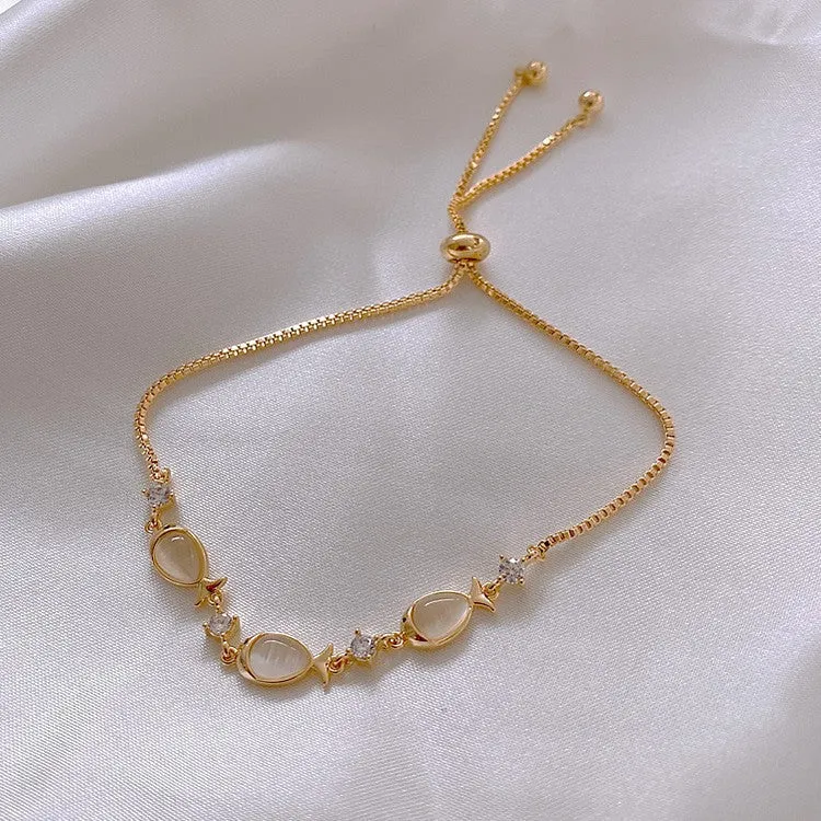 Wholesale Cat's eye stone fish bracelet fashion bracelet net celebrity simple fashion design sense hand jewelry